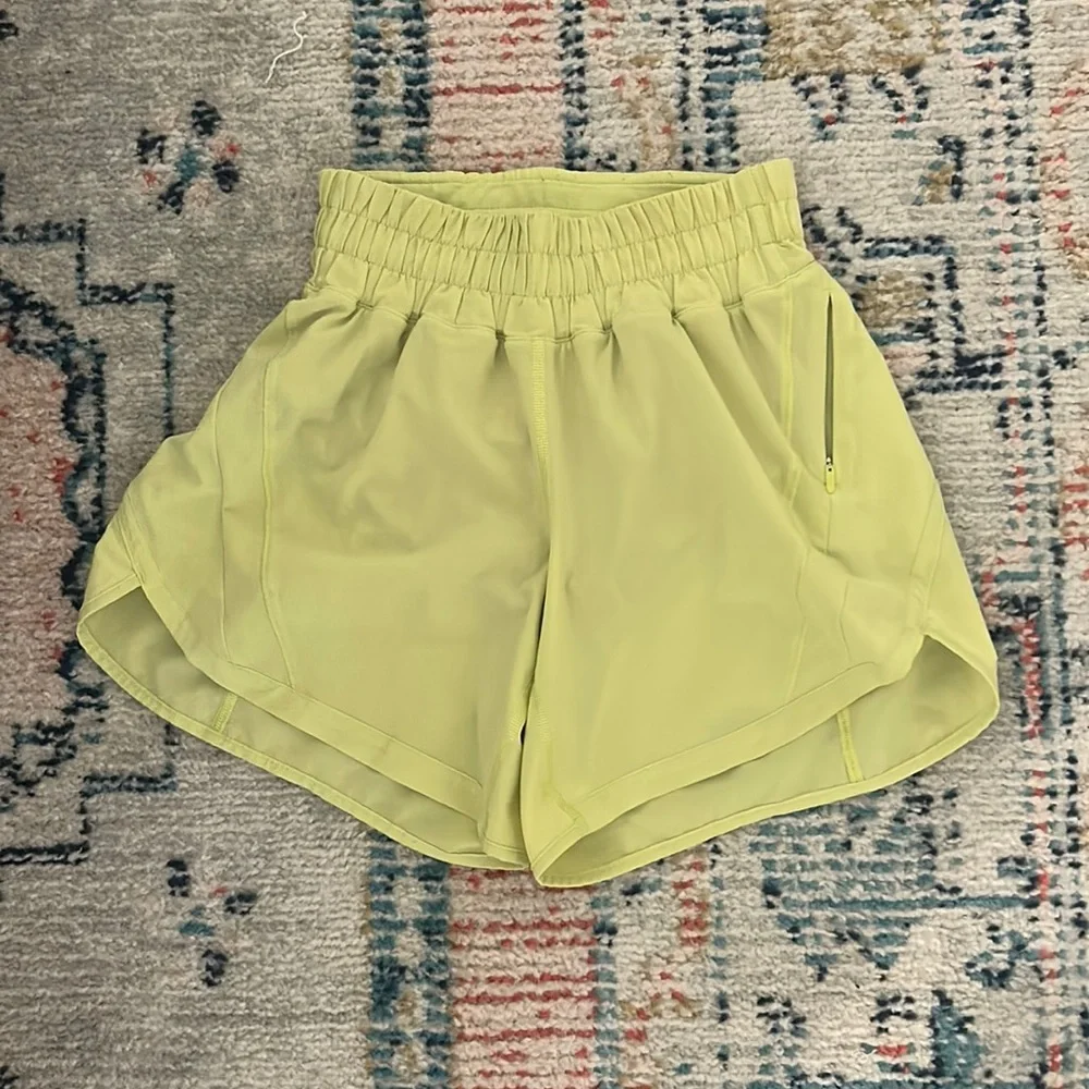 light green color - Picture 1 of 3